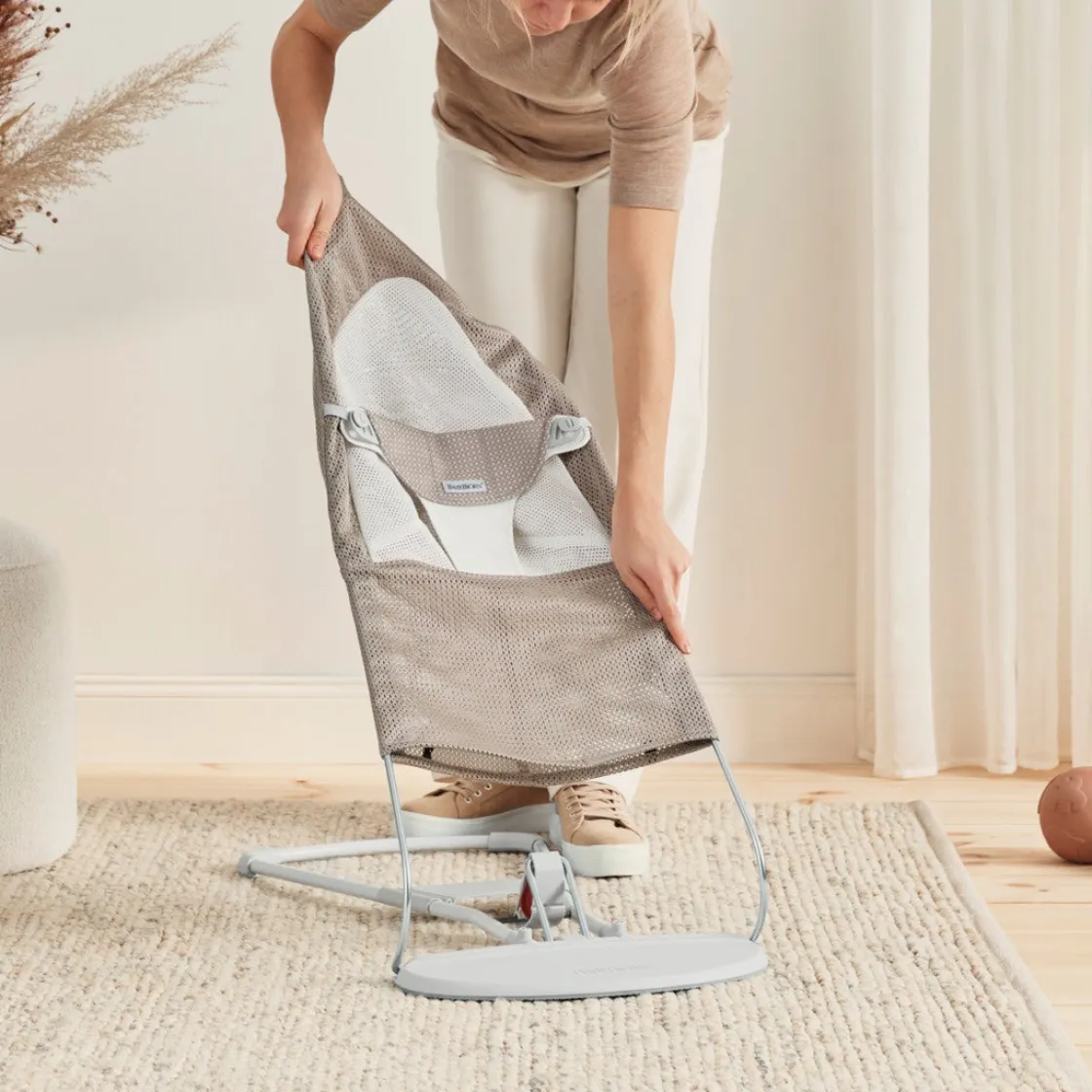 Skråstole & Babygynger|BABYBJORN BabyBjörn Balance Soft Skråstol Mesh, Gråbeige/Hvid