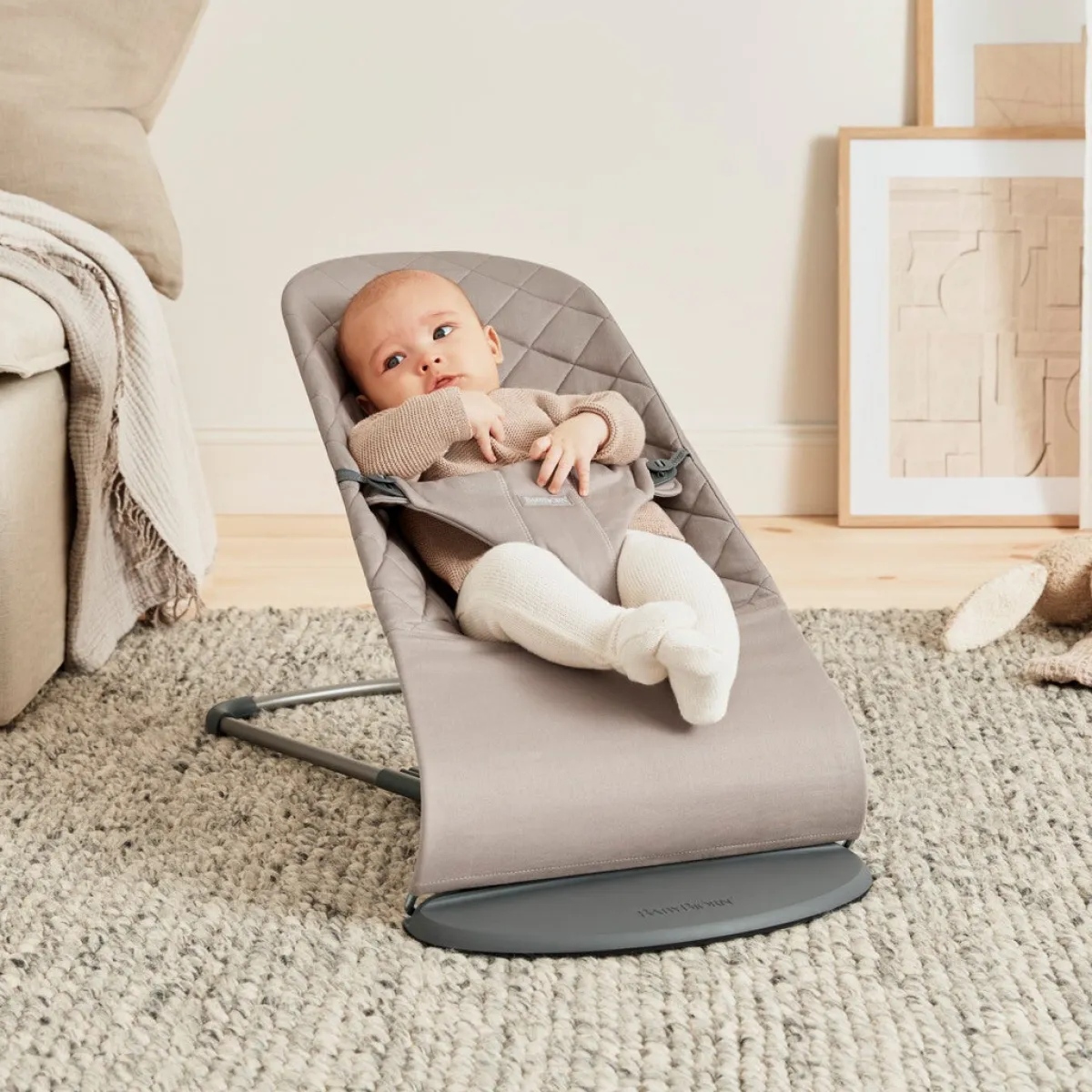 Skråstole & Babygynger|BABYBJORN BabyBjörn Bliss Skråstol Vævet Classic Quilt, Sandgrå Beige