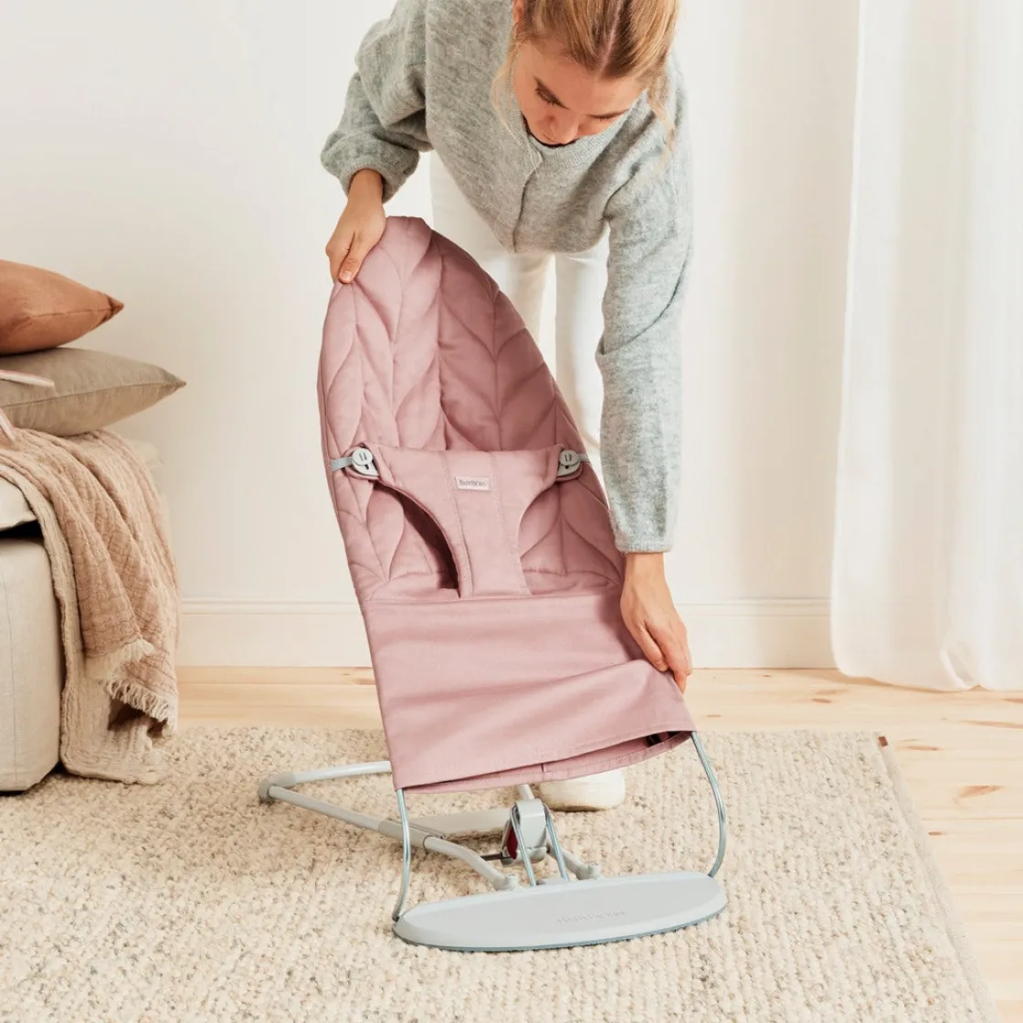 Skråstole & Babygynger|BABYBJORN BabyBjörn Bliss Skråstol Woven Bladmønstret Quilt, Gammelrosa Lyserød