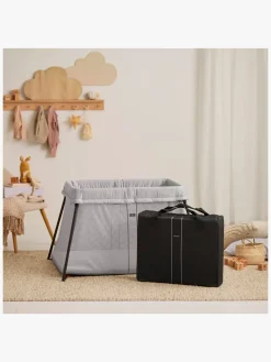 Børn BABYBJORN Børnesenge & Tilbehør-BabyBjörn Light Weekendseng, Silver inkl Overtrækslagen