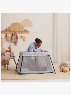 Børn BABYBJORN Børnesenge & Tilbehør-BabyBjörn Light Weekendseng, Silver inkl Overtrækslagen