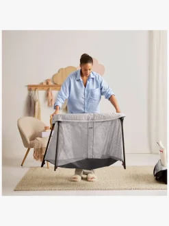 Børn BABYBJORN Børnesenge & Tilbehør-BabyBjörn Light Weekendseng, Silver inkl Overtrækslagen