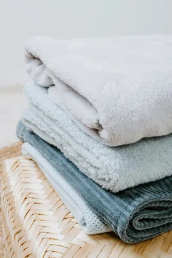 Interiør|BabysOnly Baby's Only Baby Crib Tæppe Cozy, Misty Blue Blå