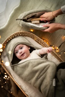 Interiør|BabysOnly Baby's Only Hooded Baby Tæppe med Fødder Cozy, Urban Green Grøn