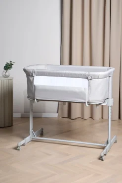 Børnesenge & Tilbehør|Beemoo CARE 2-i-1 Bedside Crib & Kravlegård, Light Grey