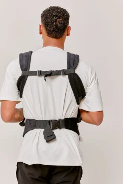 Bæreseler, Strækvikler & Bærestole|BizziGrowin Bizzi Growin Nomad Air Bæresele, Panther Black Velvet Sort