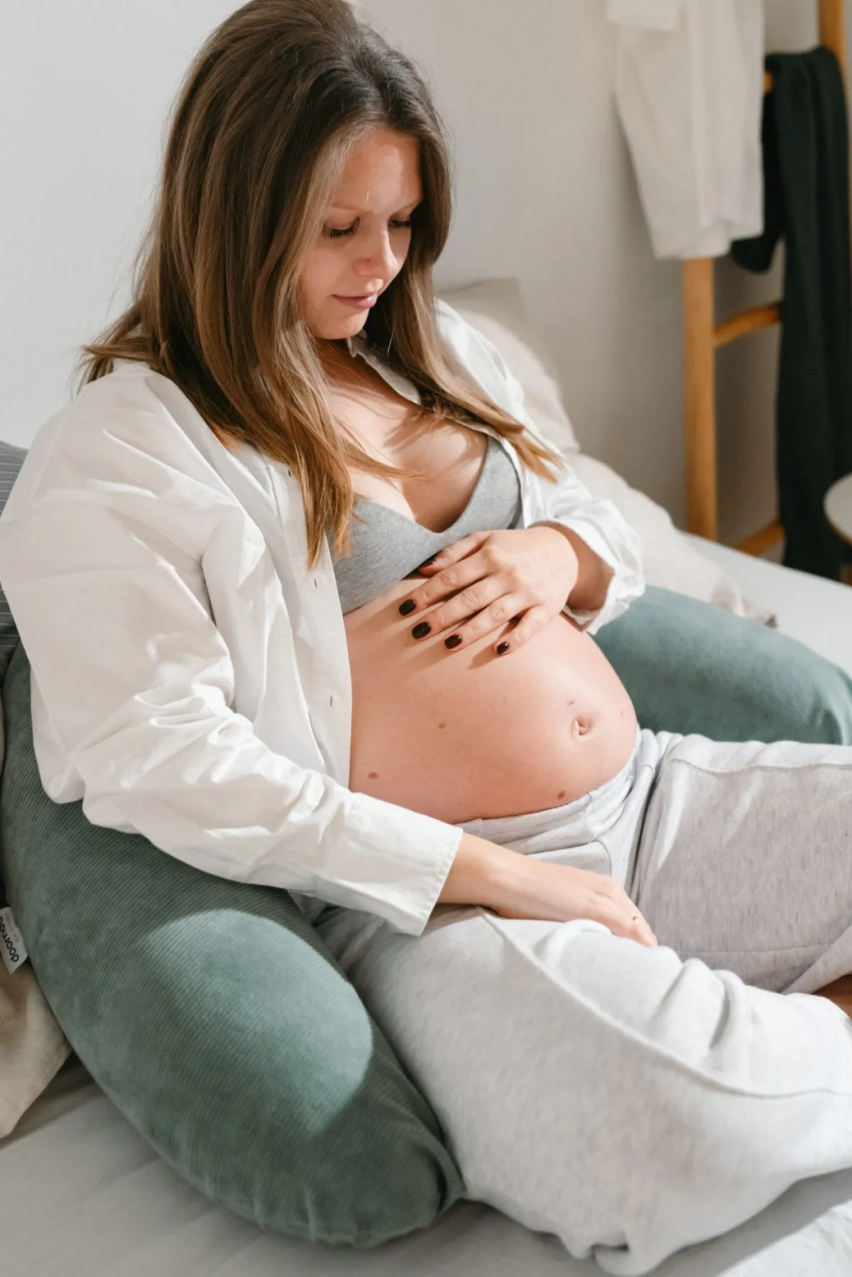 Doomoo Graviditet- Amme- & Graviditetspude Buddy, Manchester Khaki