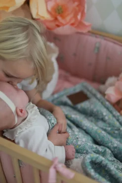 Interiør|ElsaBeskow Elsa Beskow Blomsterfesten Quiltet Tæppe, Blå