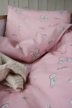Sengetøj|ElsaBeskow Elsa Beskow Blomsterfesten Sengesæt 100 x 130 Tremmeseng, Pink
