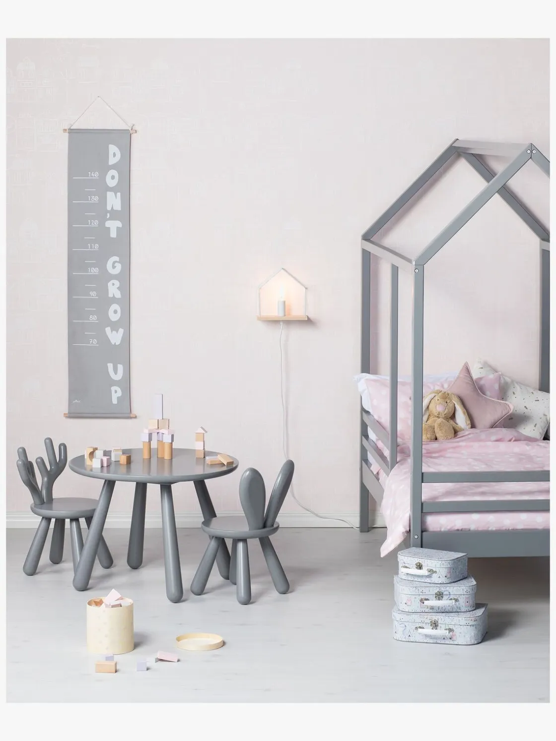 Pakkeløsninger|Minitude Nordic JAX Juniorseng 70x140 inkl. Sengeskuff, Grå