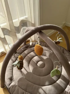 Babylegetøj|VanillaCopenhagen Vanilla Copenhagen Honeybee Aktivitetstæppe, Wood