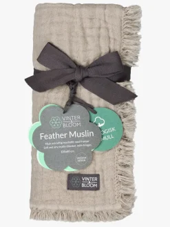 Interiør|VinterBloom Vinter & Bloom Feather Tæppe/ Stofble i Musselin EKO, Pebble Greige Beige