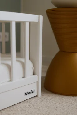 Børnesenge & Tilbehør|Woodies Monty Junior-/Montessori-seng, Hvid