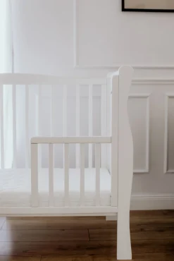 Børnesenge & Tilbehør|Woodies Noble Juniorlangside Tremmeseng, Hvid