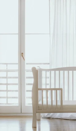 Børnesenge & Tilbehør|Woodies Noble Juniorlangside Tremmeseng, Hvid